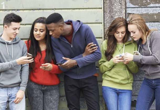Teens unlikely to be harmed by moderate digital screen use