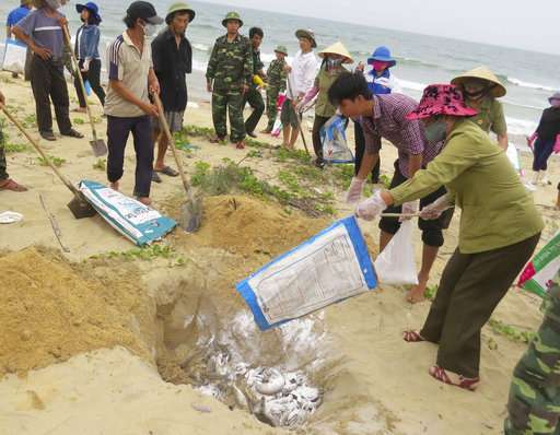 Vietnam maintains ban on deep-water fishing in polluted area