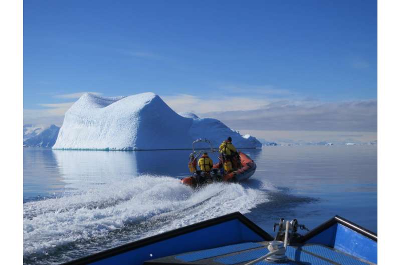 What changes when you warm the Antarctic Ocean just 1 degree? Lots