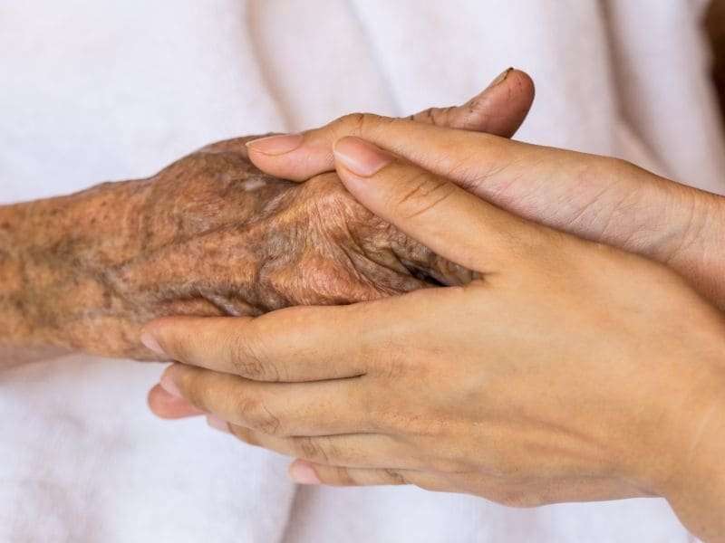 Heart failure patients enrolled in hospice use less health care