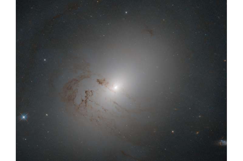 Hubble sights galaxy stuck in the middle
