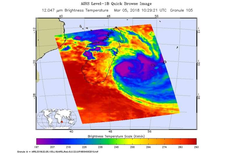 NASA sees powerful storms around Dumazile's eye