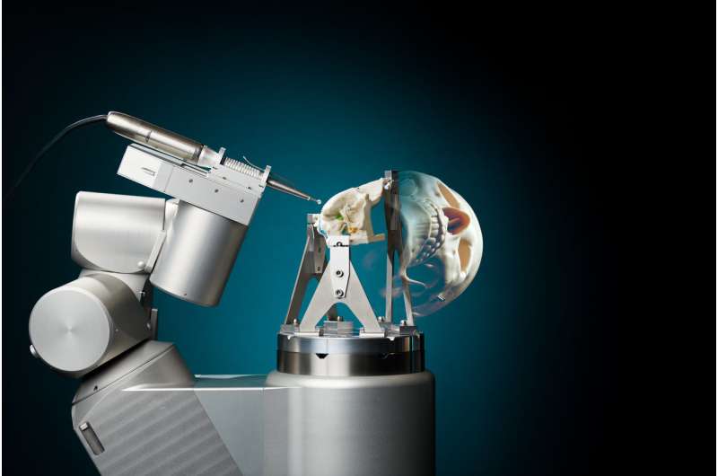 New robot for skull base surgery is very accurate and alleviates surgeon's workload