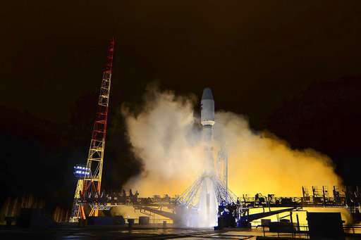 Russian rocket puts satellite into orbit, 1st since failure