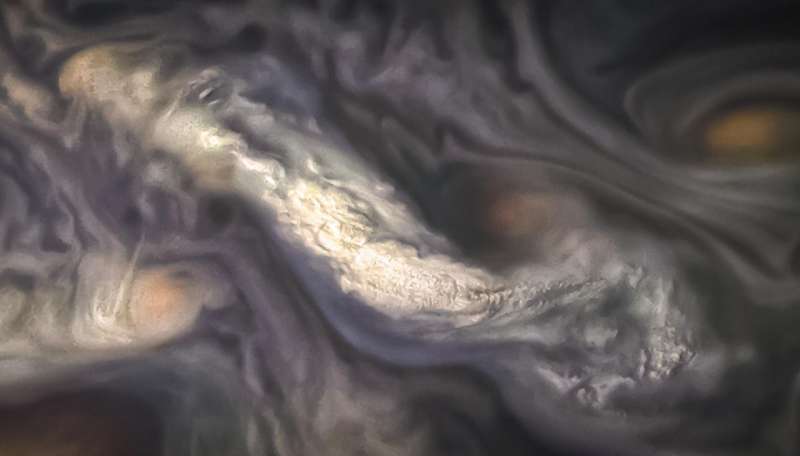 Study helps solve mystery under Jupiter's coloured bands