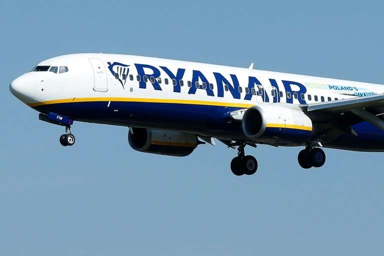 The French authorities stopped a Ryanair plane from taking off to put pressure on the airline