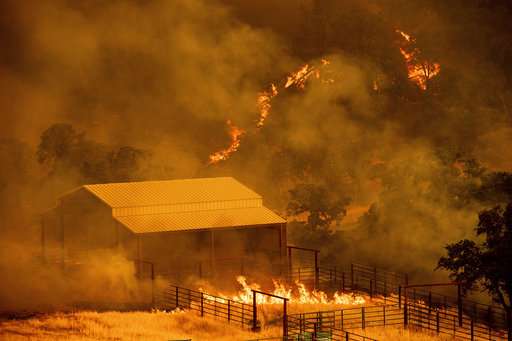 Wind spreads California fire as other states battle blazes (Update)