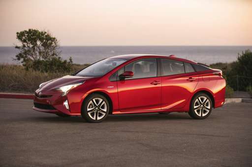 Edmunds rounds up today's top hybrids