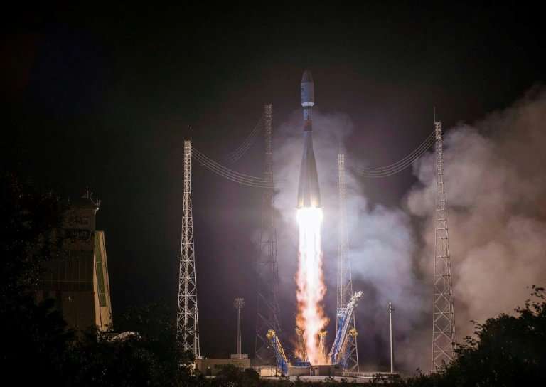 A Soyuz rocket launches a Eumetsat European meteorological satellite on November 6, 2018, from Kourou, French Guiana