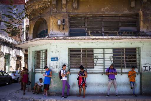 Cubans getting early taste of mobile internet in system test