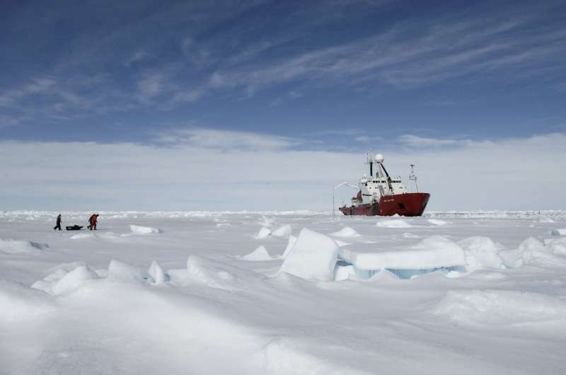 First expedition to newly exposed Antarctic ecosystem