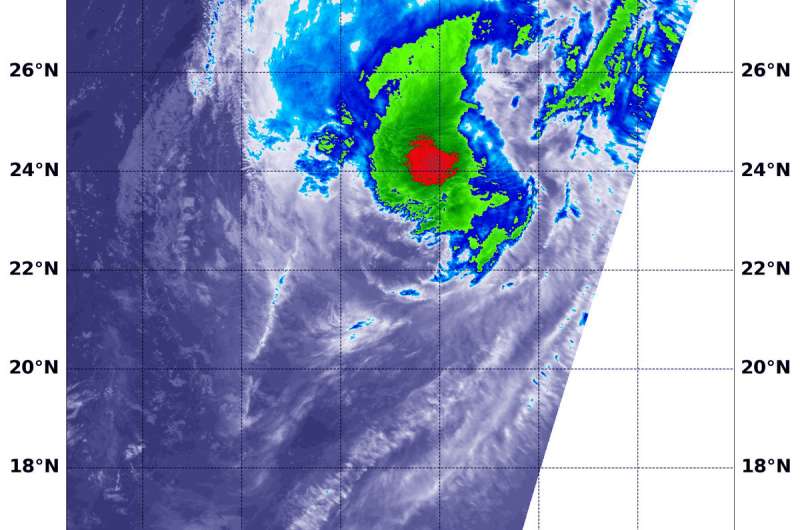 NASA sees Hurricane Helene decoupled by wind shear