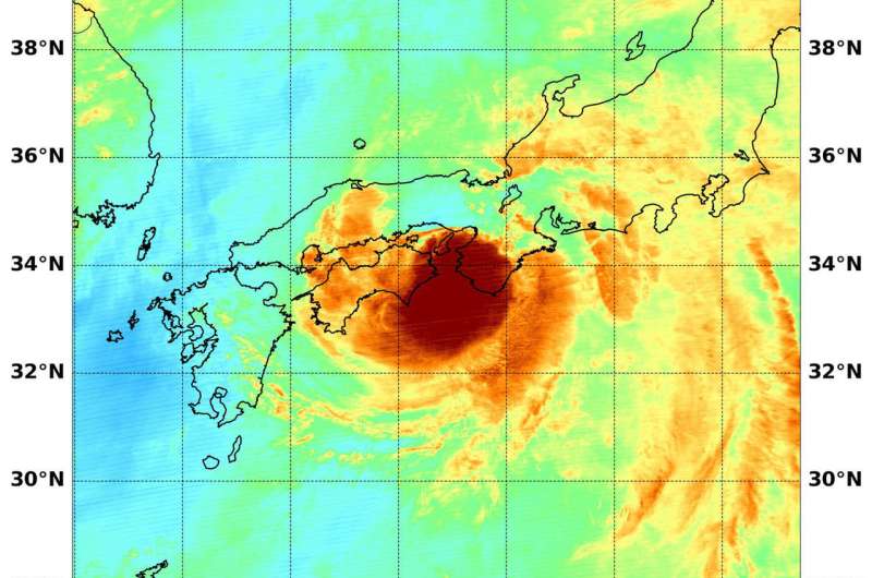 NASA water vapor data shows cimaron making landfall in Japan