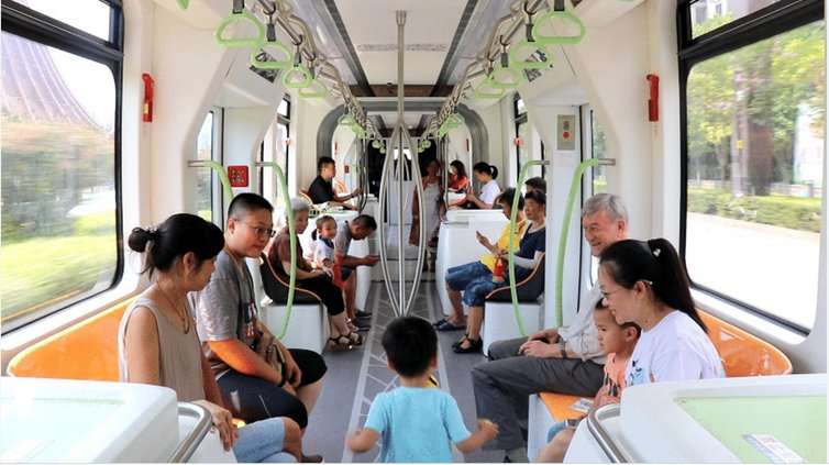 Why trackless trams are ready to replace light rail