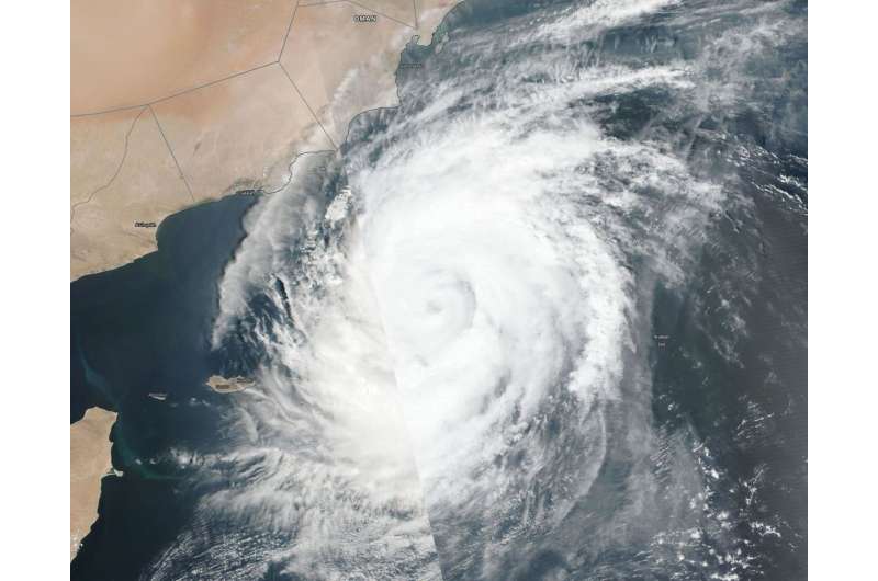 NASA finds Tropical Cyclone Luban crawling