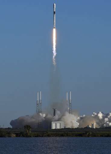 SpaceX launches Air Force's best GPS yet, ends banner year