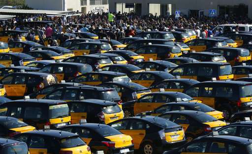Barcelona taxis strike for 2nd day, tourists face delays