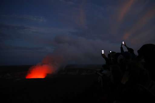 Hawaii businesses seek lava viewing site to reignite tourism