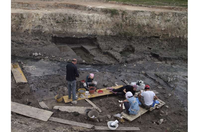 Dig site in Tuscany reveals Neanderthals used fire to make tools