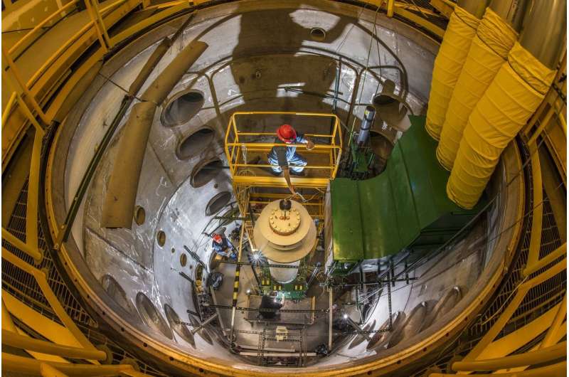 Researchers measure simulated spent nuclear fuel temperatures in a dry cask for new data set