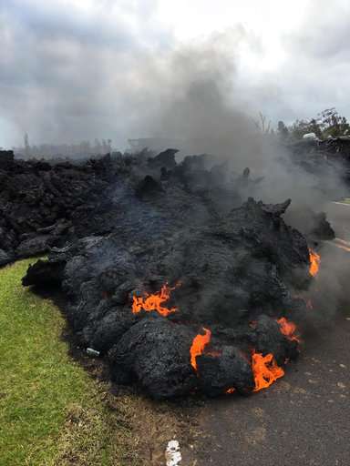 Lava flowing from Hawaii's Kilauea volcano destroys 9 homes