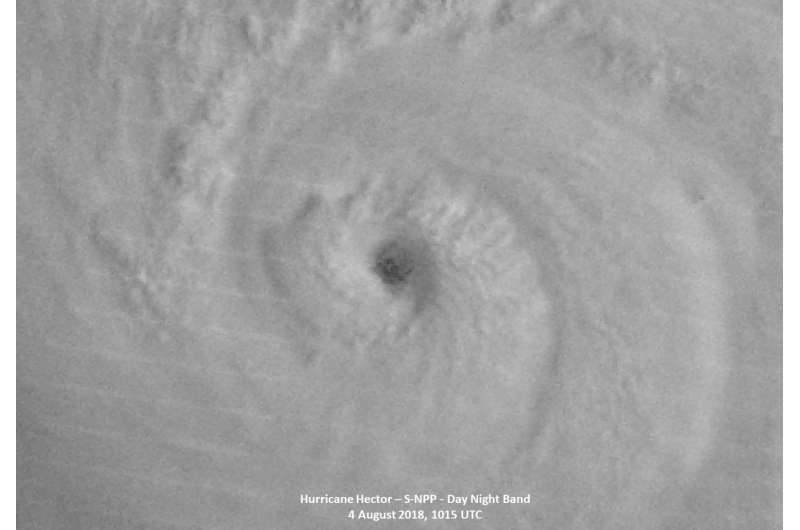 NASA-NOAA's Suomi NPP satellite gets night-time and infrared views of Hurricane Hector