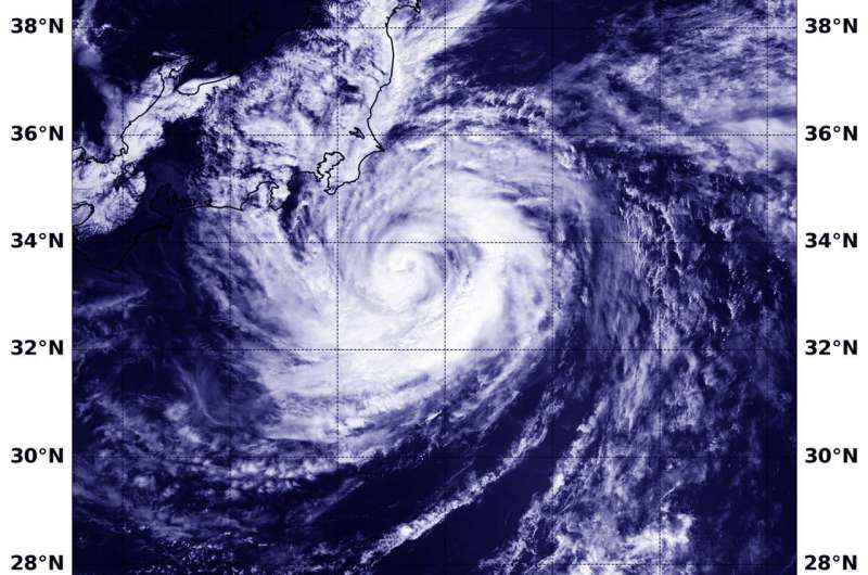 NASA-NOAA's Suomi NPP satellite find Typhoon Shanshan near Japan's coast