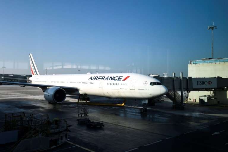 After years of job cuts and other cost-cutting measures, Air France staff are demanding a 6% pay rise