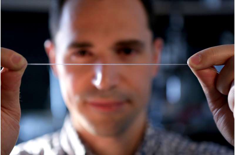 An elastic fiber filled with electrodes set to revolutionize smart clothes