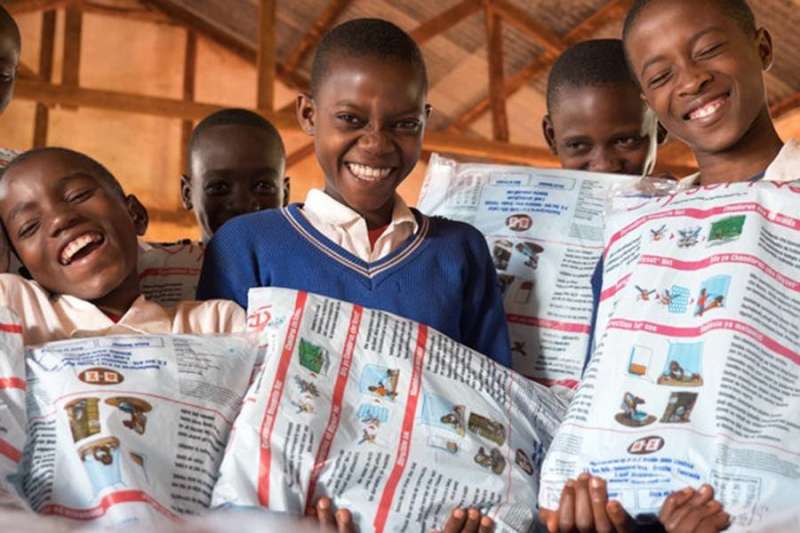 每年向学校儿童分发驱虫蚊帐的计划