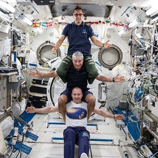 Astronauts aim for icy homecoming after months in space