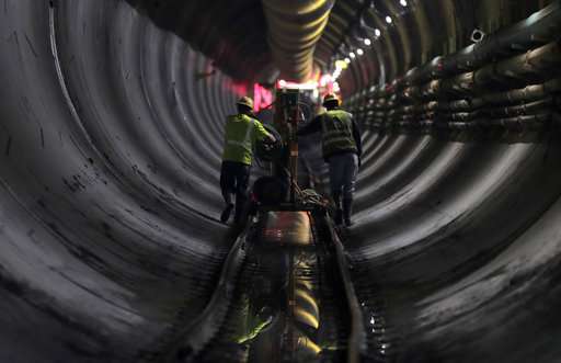 Fixing a massive NYC plumbing leak, 55 stories underground