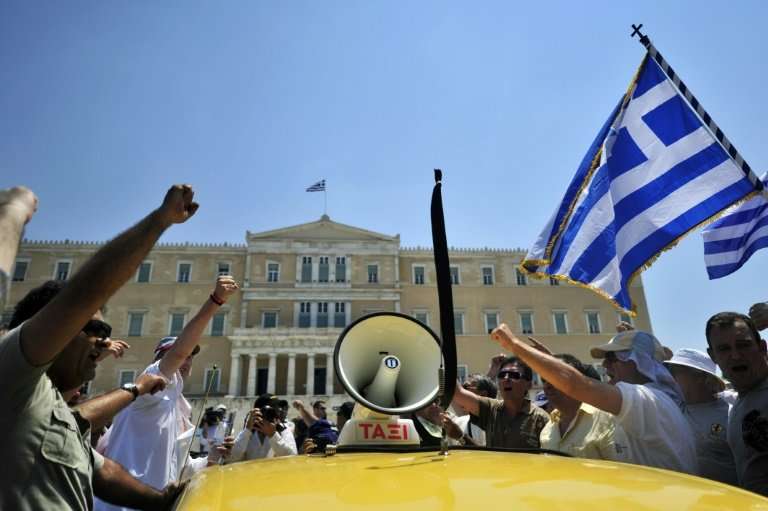 Greek taxi drivers want the government to regulate the sector