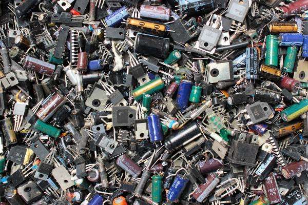 How E-waste encourages competitors to collaborate