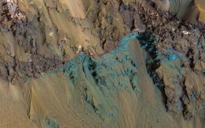 Image: Exposed bedrock on the Red Planet's hale crater