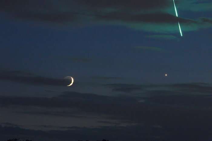 Image: Fireball moon Venus