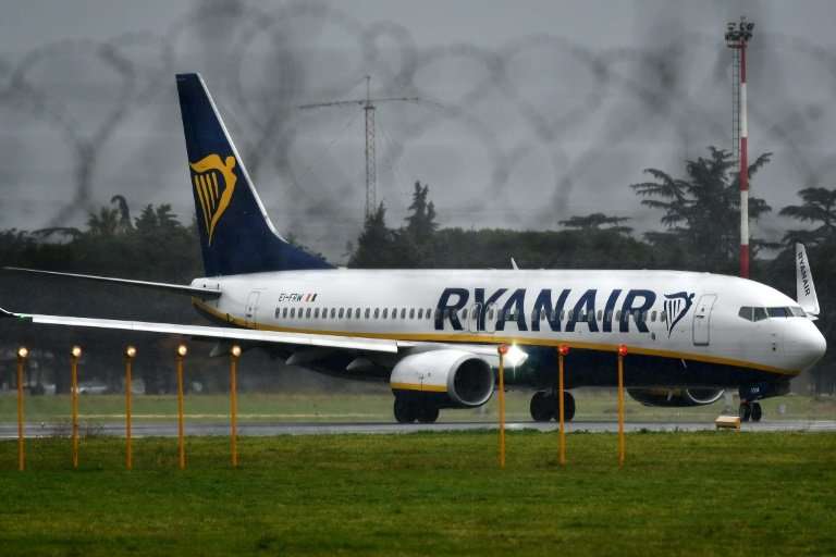 Irish low-coast airline Ryanair has agreed to recognise a cabin crew union in Ireland, following agreements with such unions in 