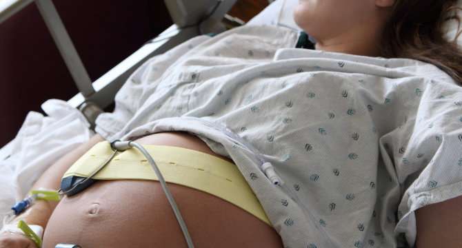 Low-dose aspirin could help pregnant women with high blood pressure avoid a dangerous condition