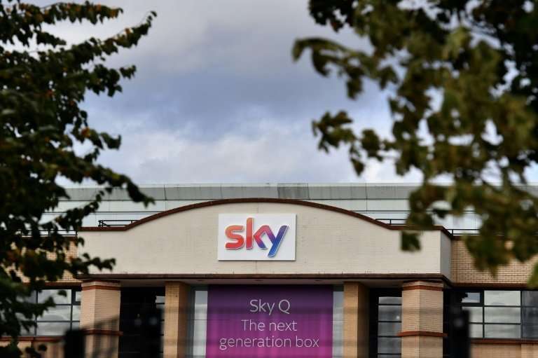 Management at Sky has recommended that its shareholders &quot;immediately&quot; accept Comcast's bid