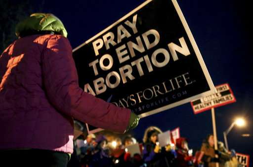 Missouri down to 1 abortion clinic amid legal battle