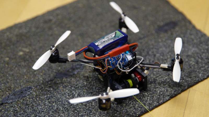 Small flying robots haul heavy loads