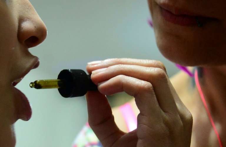 Spain wants to &quot;eliminate&quot; alternative medicine from health centres where all treatment must be given by &quot;recogni