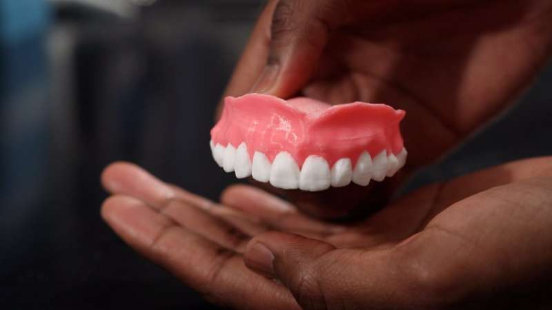 Study: Drug-filled, 3-D printed dentures could fight off infections