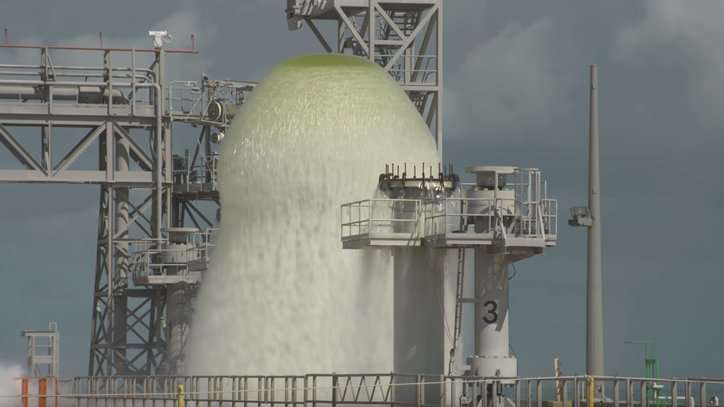 This is how NASA releases almost a half-million gallons of water in 60 seconds