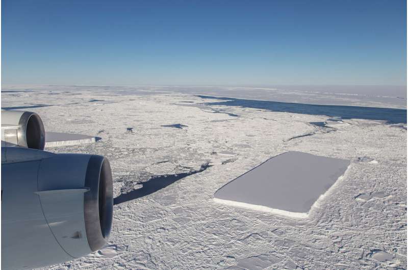 Two rectangular icebergs spotted on NASA IceBridge flight