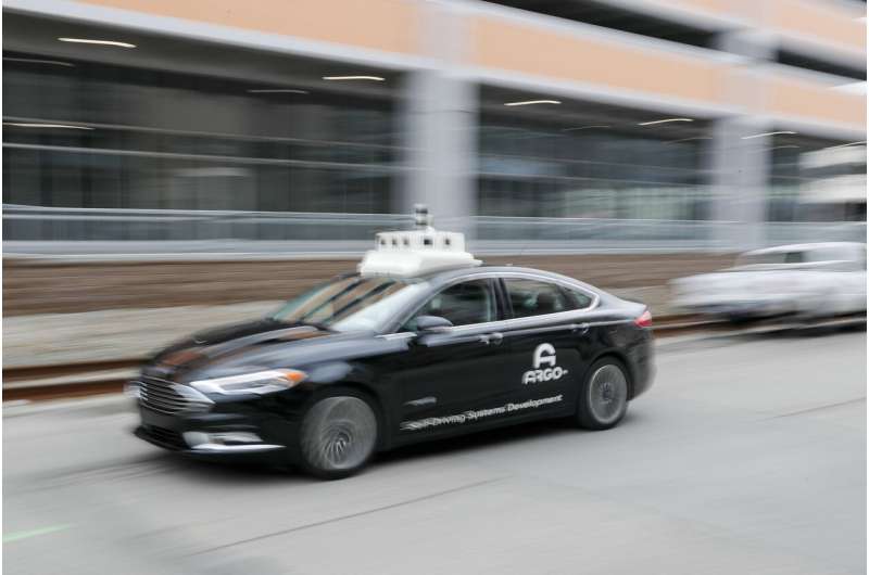 5 reasons experts think autonomous cars are many years away