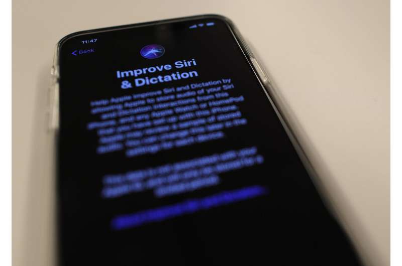 Apple resumes human reviews of Siri audio with iPhone update