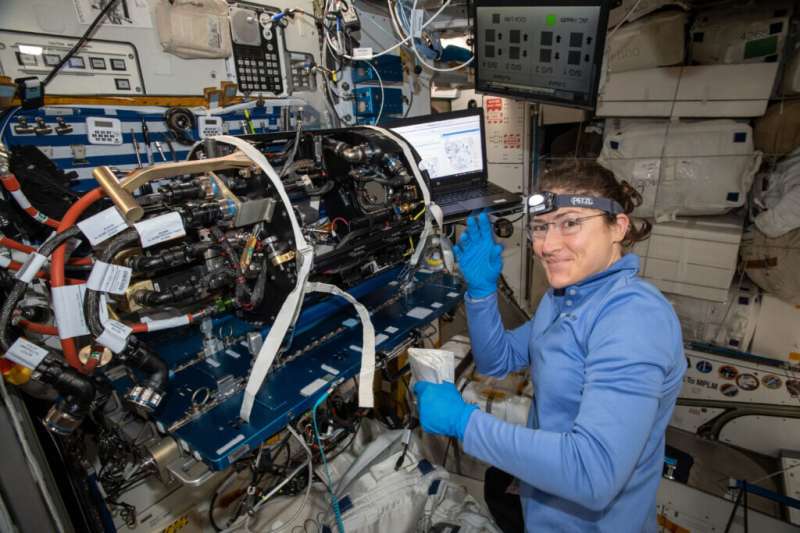 Flame design in space may lead to soot-free fire