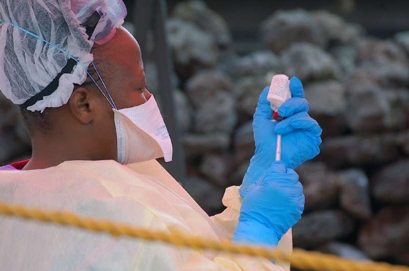刚果博士的卫生工作者正在努力在该国东部遏制埃博拉疫情