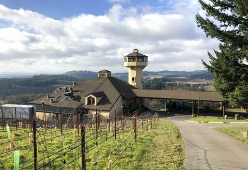 Shutdown casts pall on effort to help Oregon winegrowers